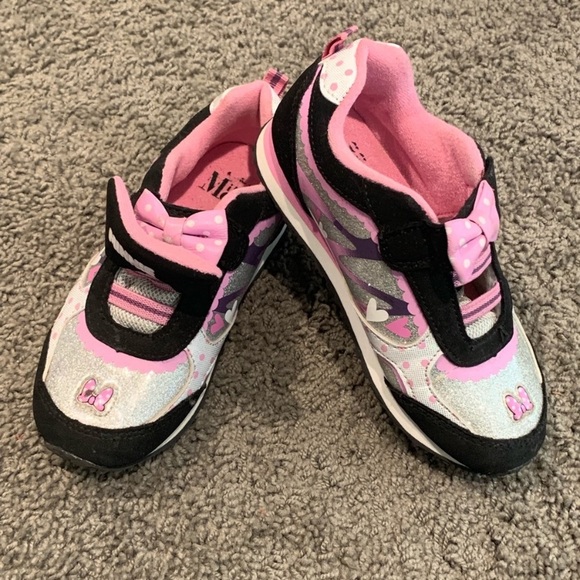 Disney Minnie Mouse girls light up sneakers